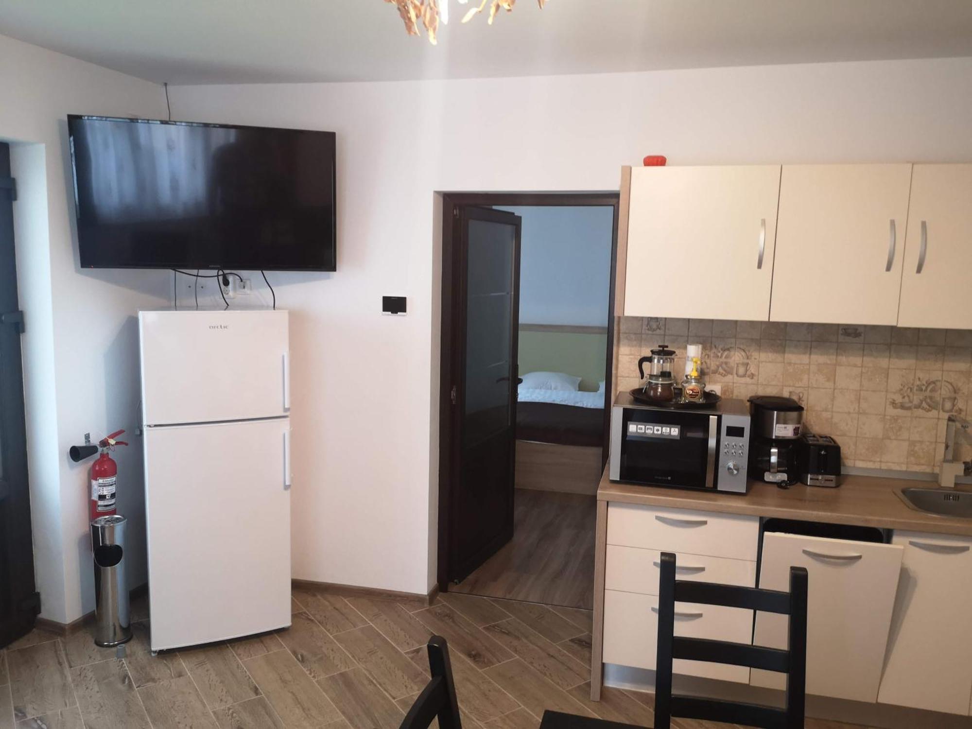 Eva'S Little House - Acasa La Taticul Albinelor Apartman Ósinka Kültér fotó